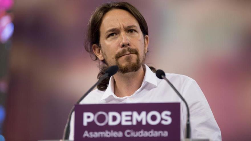 El secretario general del partido español Podemos, Pablo Iglesias, habla durante una reunión de su formación en Madrid, capital española.