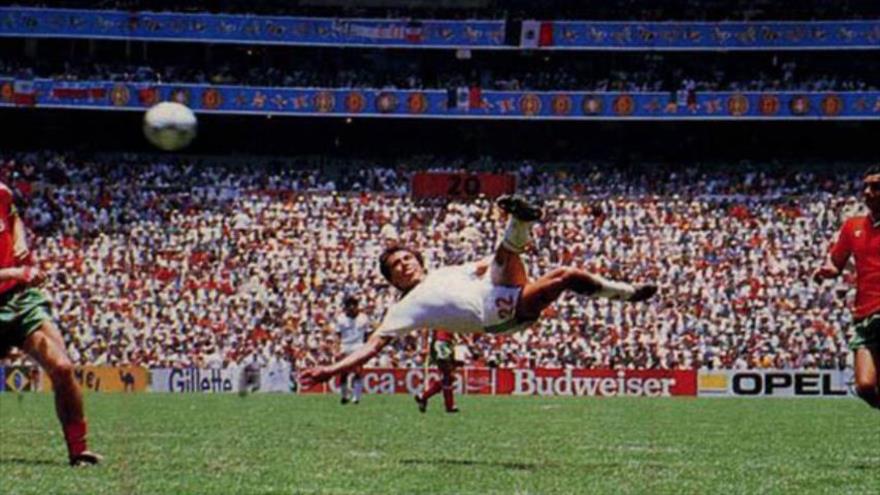 Eligen mejor gol de Mundiales y es… de Manuel Negrete en 1986