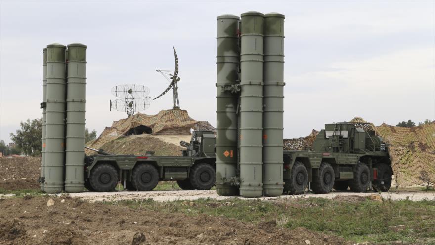 Sistema de defensa aÃ©rea S-400, de fabricaciÃ³n rusa, desplegado en Siria.