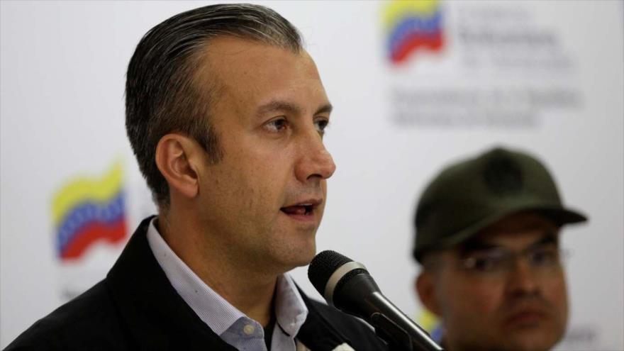 El vicepresidente de Venezuela, Tareck El Aissami, habla en una rueda de prensa en Caracas (capital venezolana), 6 de abril de 2017.