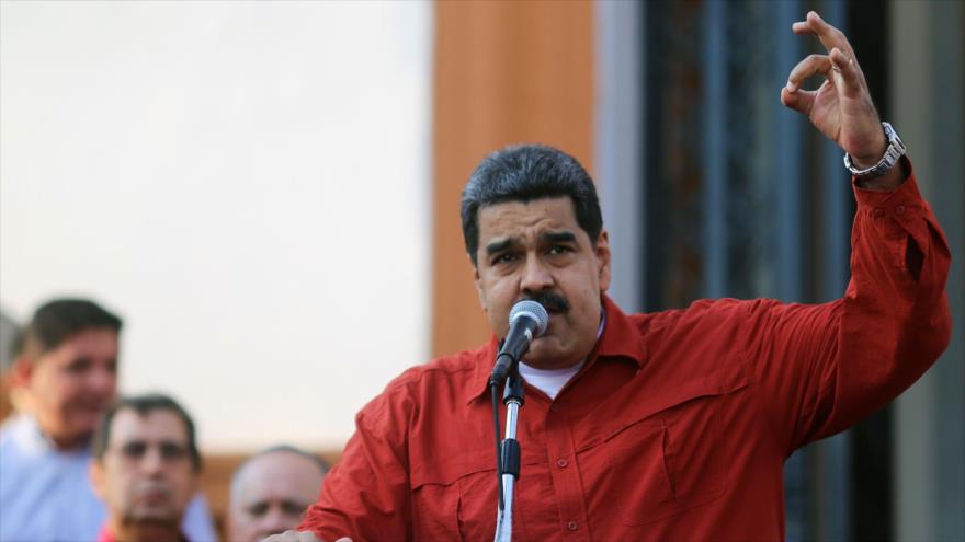 El presidente venezolano, Nicolás Maduro, habla en un acto público en Caracas, capital de Venezuela, 5 de abril de 2018.