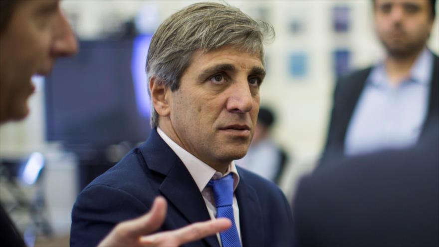 El ministro de Finanzas argentino, Luis Caputo, asiste a una reunión del Consejo de las Américas en Nueva York, 19 de abril de 2017.