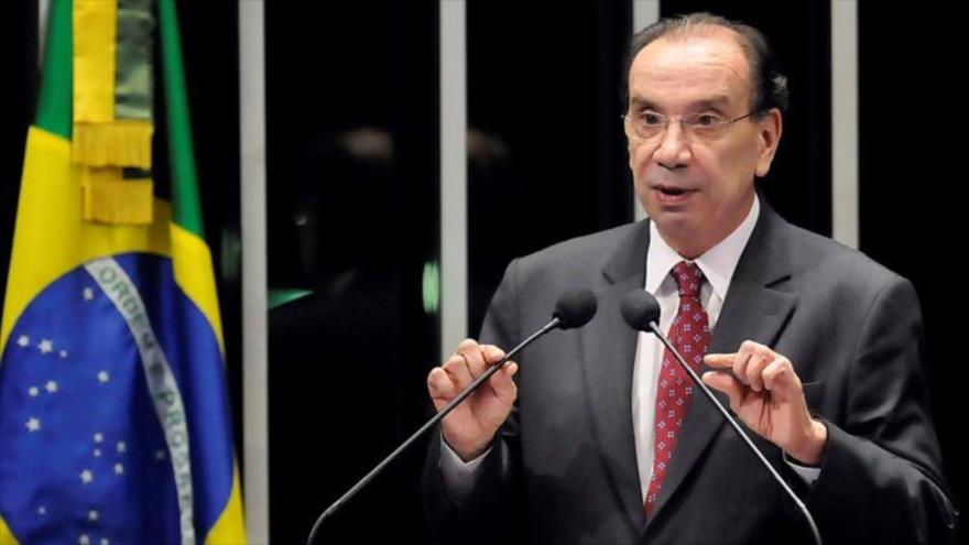 El canciller brasileño, Aloysio Nunes Ferreira, ofrece una rueda de prensa.