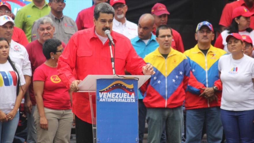 Maduro denuncia complots internacionales para sabotear elecciones