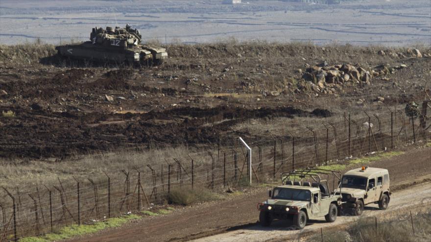 Fuerzas israelíes desplegadas cerca de los altos de Golán ocupados.