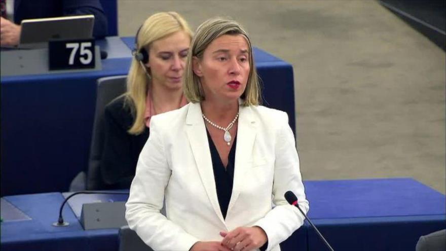 La jefa de la Diplomacia de la UE, Federica Mogherini, interviene en el Parlamento Europeo situado en Estrasburgo, 17 de abril de 2018.