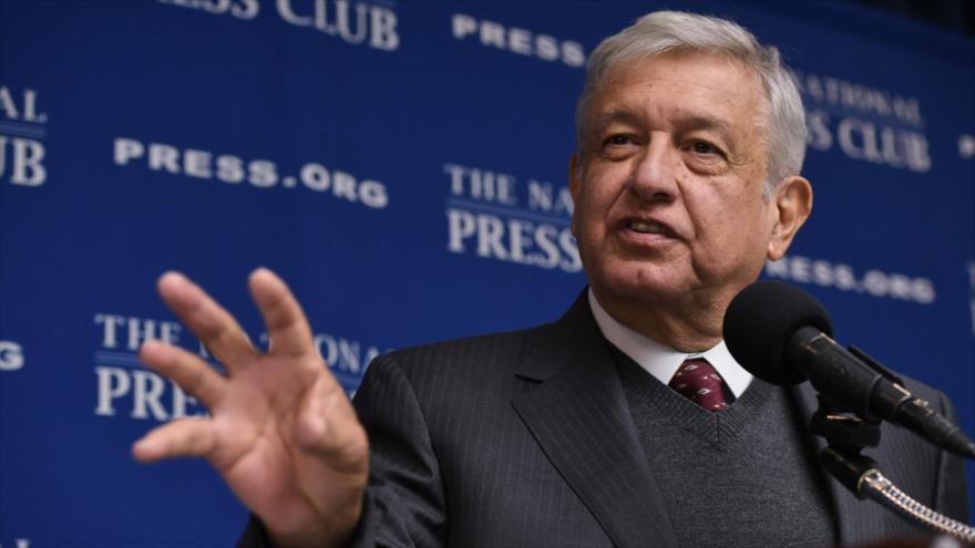 El candidato presidencial de México Andrés Manuel López Obrador durante una conferencia de prensa en Washington DC, EE.UU., 15 de marzo de 2017.