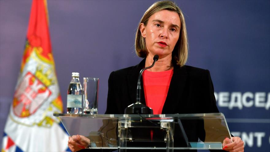 La jefa de la Diplomacia de la Unión Europea, Federica Mogherini, en una conferencia de prensa en Belgrado, capital de Serbia, 19 de abril de 2018.