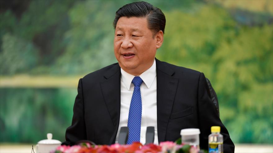 El presidente de China, Xi Jinping, habla durante una reunión en el Gran Palacio del Pueblo en Pekín, 16 de abril de 2018.
