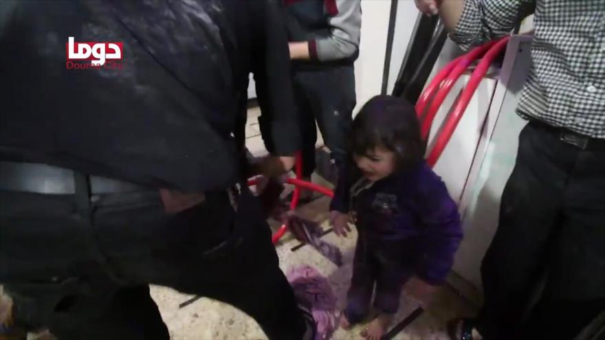 Un segmento del vídeo difundido por los Cascos Blancos que muestra a las víctimas de un supuesto ataque químico en la ciudad siria de Duma.