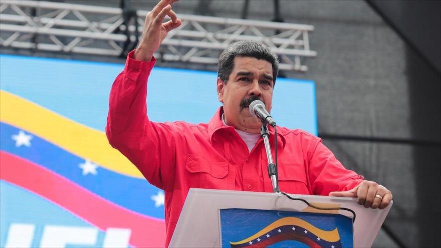 El presidente de Venezuela, Nicolás Maduro, pronuncia el discurso de inicio de su campaña electoral en el estado de Bolívar (sur), 23 de abril de 2018.