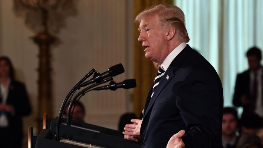 El presidente de EE.UU., Donald Trump, habla en una rueda de prensa conjunta con su par francés, Emmanuel Macron, Casa Blanca, 24 de abril de 2018.