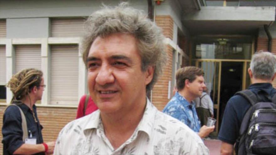 El ciudadano británico-iraní, Abás Edalat, es el profesor de ciencias informáticas y matemáticas en el Imperial College de Londres.