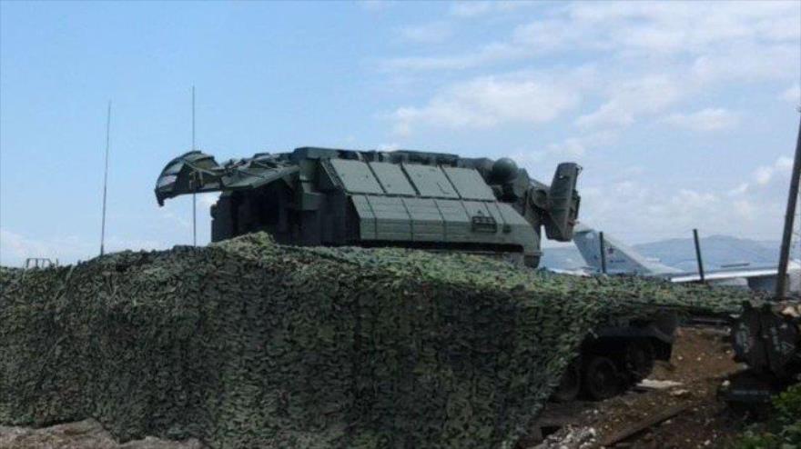 Un sistema antiaéreo Tor-M2, visto en la base aérea rusa Hmeymim en Siria.