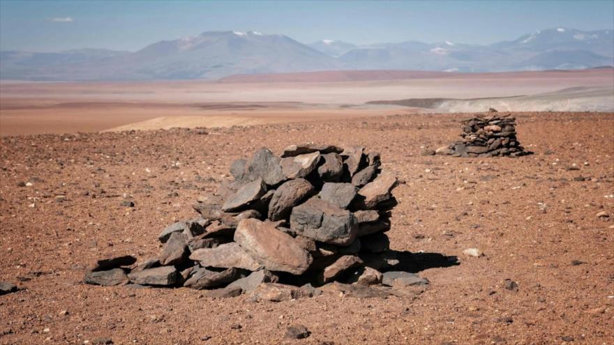 Montículos de piedras, también llamados Saywas, en el desierto de Atacama, al norte de Chile. Los Incas las construyeron como marcadores astronómicos. 
