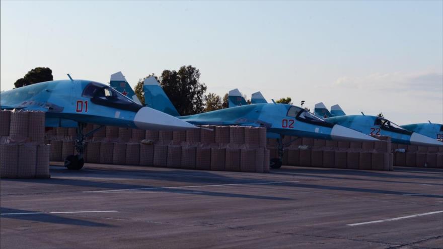 Aviones militares rusos desplegados en la base aérea de Hmeimim.