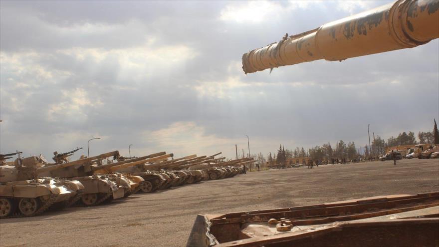 Vídeo: Siria envía tanques a Homs para una ofensiva inminente