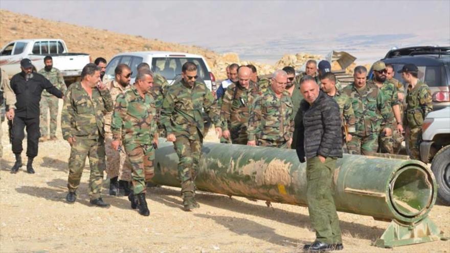Ejército sirio halla arsenal de armas de terroristas en Al-Qalamun, norte de Damasco, 2 de mayo de 2017.