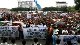 Guatemaltecos protestan contra bloqueos en las áreas rurales