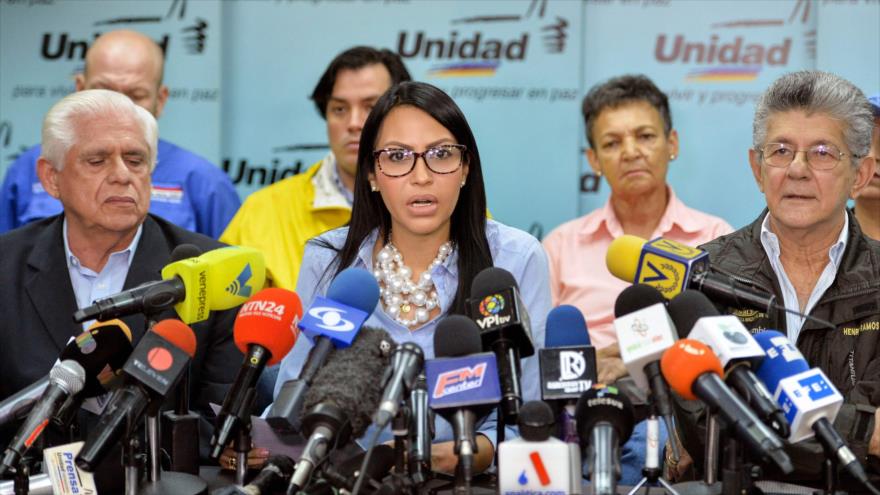Oposición venezolana llama a no votar y pide comicios en diciembre