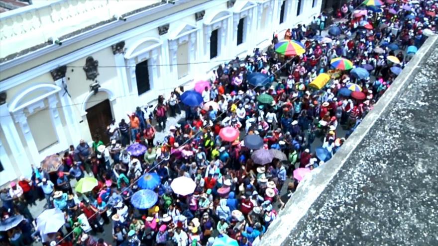 Maestros guatemaltecos exigen fondos adicionales para la educación