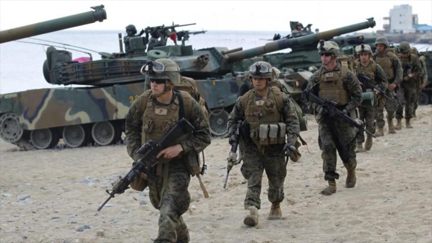 Efectivos de EE.UU. realizan unas maniobras militares en Corea del Sur.