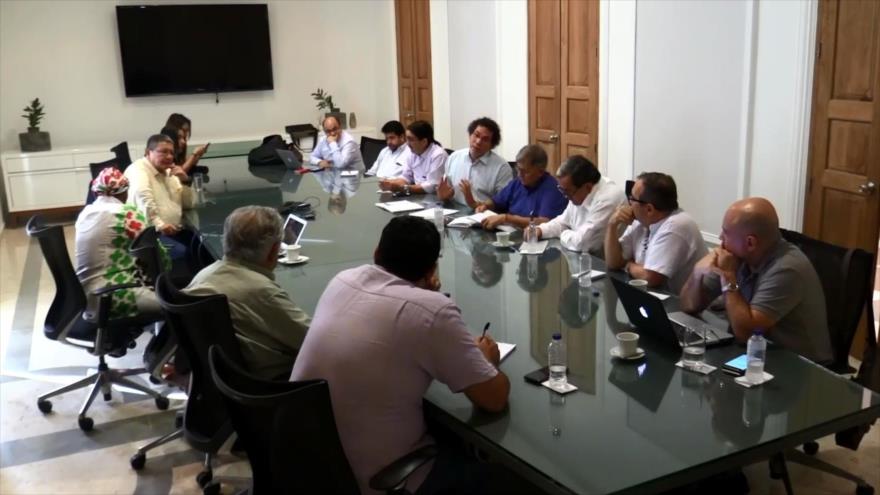 Gobierno colombiano y la FARC analizan la crisis del posconflicto