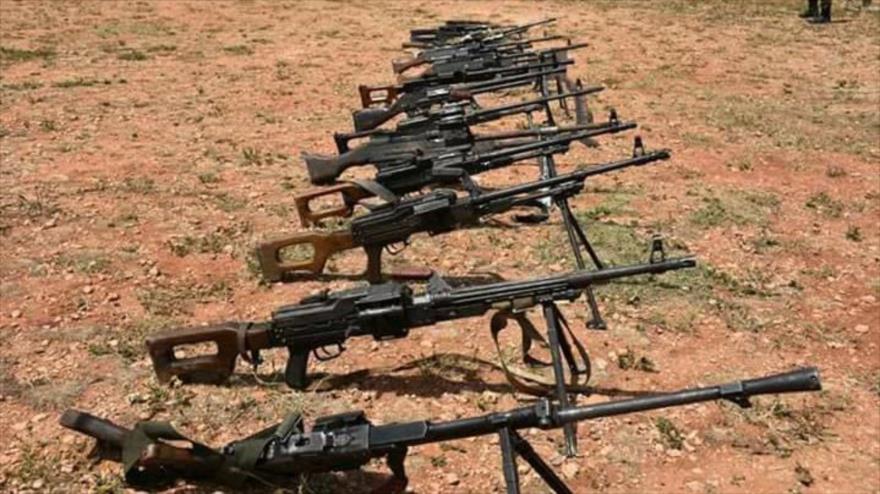 Armas entregadas por los llamados rebeldes sirios al Ejército sirio, en Homs, 6 de mayo de 2018.