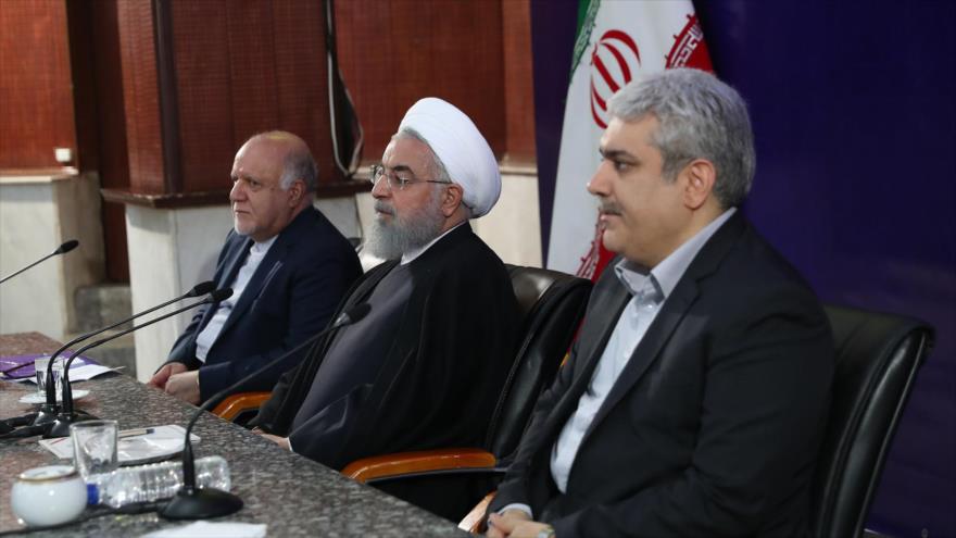 El presidente de Irán, Hasan Rohani (c), en una reunión en Teherán, 8 de mayo de 2018.