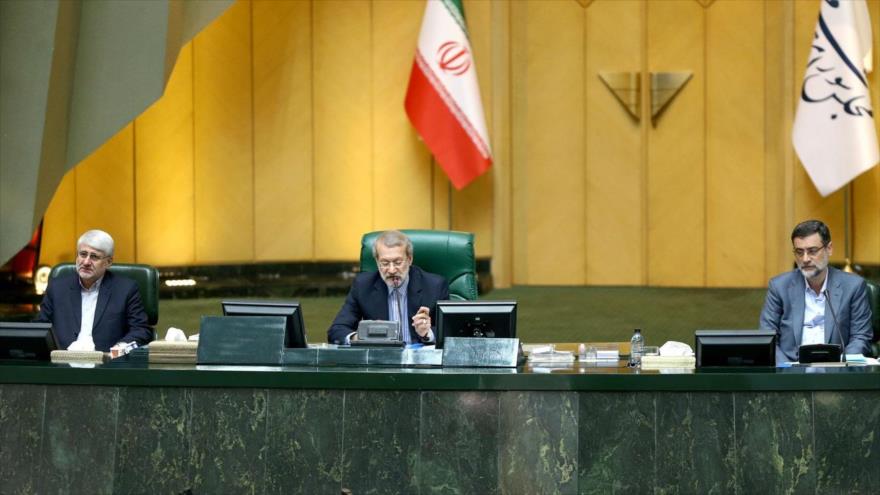 Ali Lariyani, presidente del Parlamento de Irán (Mayles), ofrece un discurso sobre decisión de EE.UU. de salir del acuerdo nuclear, 9 de mayo de 2018.