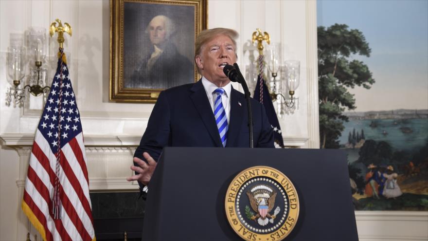 El presidente de EE.UU., Donald Trump, da un discurso en la Casa Blanca en Washington, 8 de mayo de 2018. 