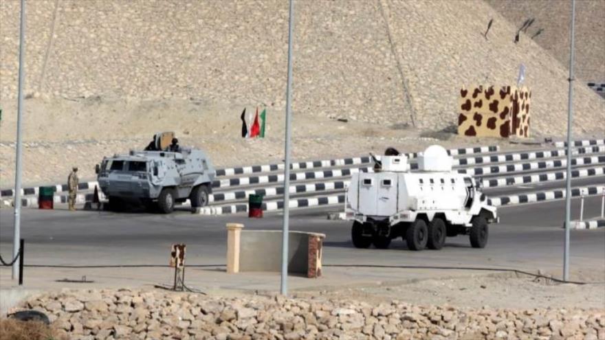 Vehículos de seguridad egipcios en el norte de la península del Sinaí, Egipto, 9 de febrero de 2018.