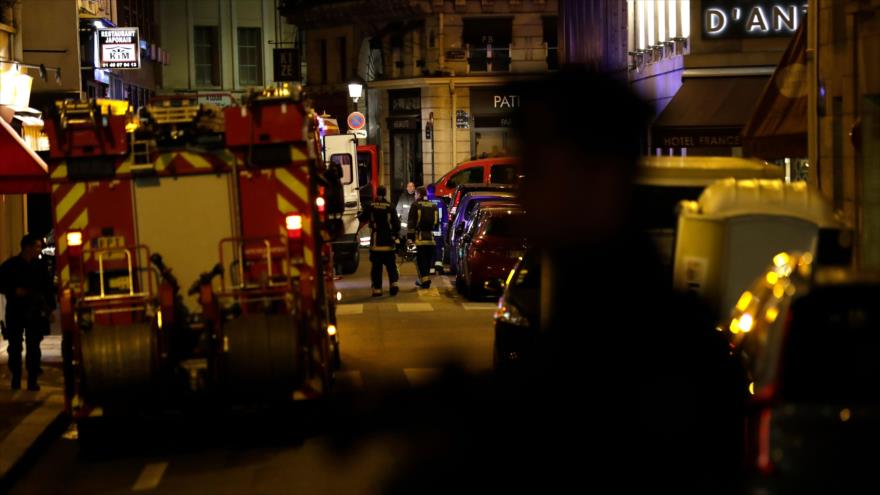 Ataque con cuchillo en París deja un muerto y varios heridos	