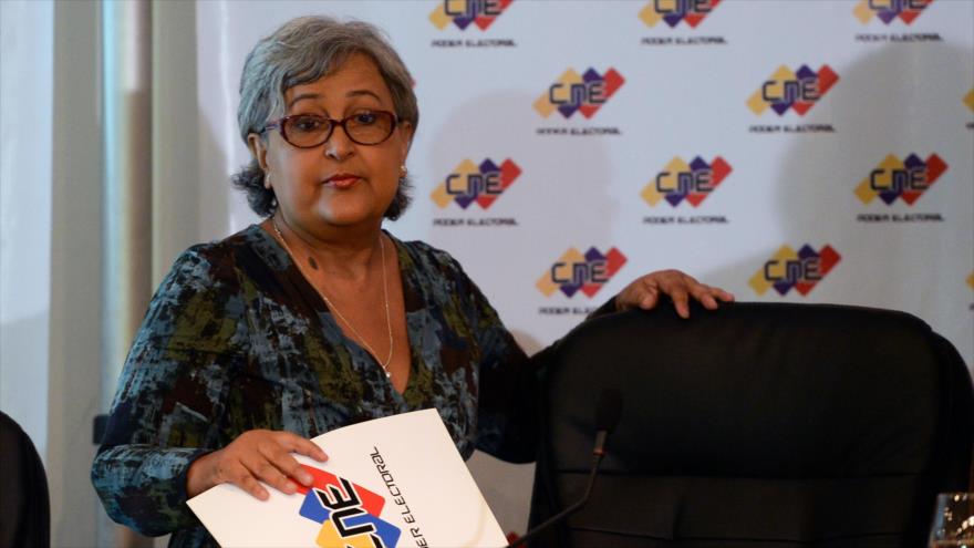 La presidenta del CNE de Venezuela, Tibisay Lucena, durante la firma del acuerdo de garantía electoral, 1 de marzo de 2018.