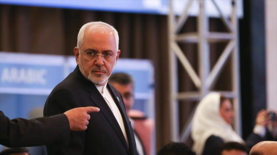 El canciller de Irán, Mohamad Yavad Zarif, asiste a una reunión de la Organización para la Cooperación Islámica (OCI) en Estambul, 18 de mayo de 2018.