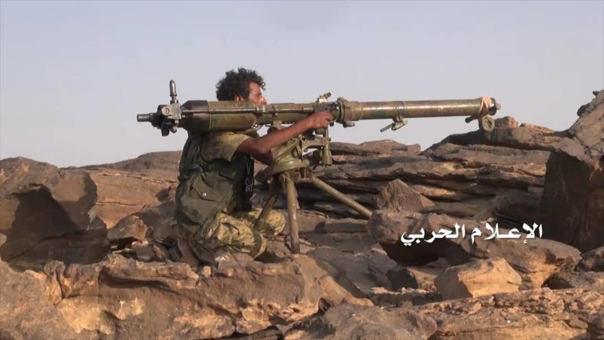 Vídeo: Ejército yemení toma puesto militar saudí e incauta armas
