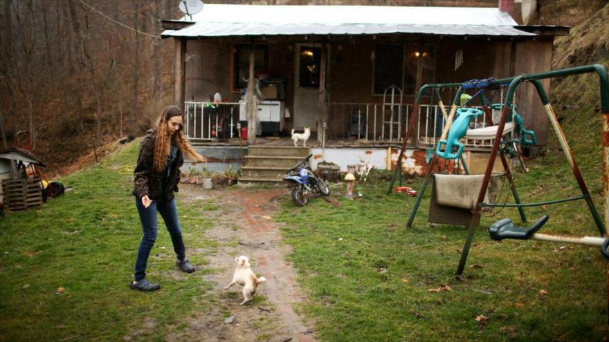 Una vivienda rural de ingresos reducidos en la zona oriental estadounidense de los montes Apalaches.