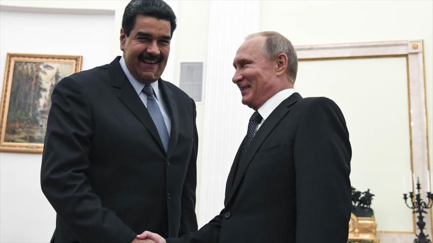 El presidente ruso, Vladimir Putin, durante una reunión con su homólogo venezolano, Nicolás Maduro, en Moscú, capital rusa, 4 de octubre de 2017.