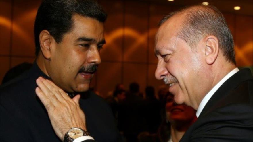 El presidente de Turquía, Recep Tayyip Erdogan, y el de Venezuela, Nicolás Maduro, en Ankara, 13 de diciembre de 2017.