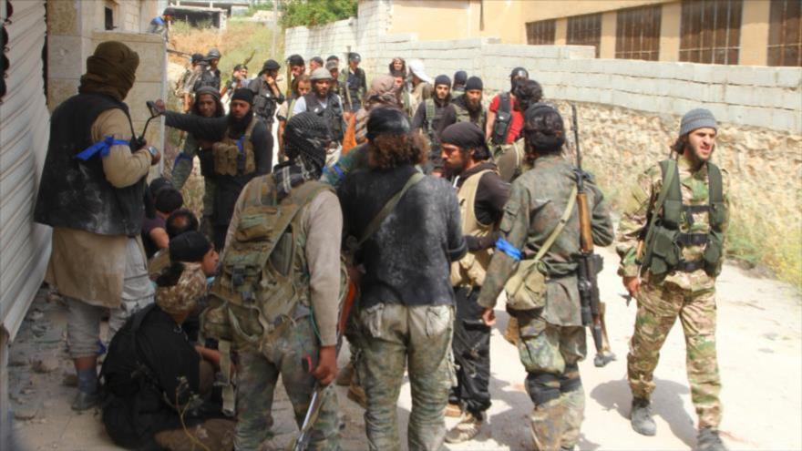 Integrantes del grupo terrorista Ahrar Al-Sham, apoyado por Turquía, en Idlib, noroeste de Siria.