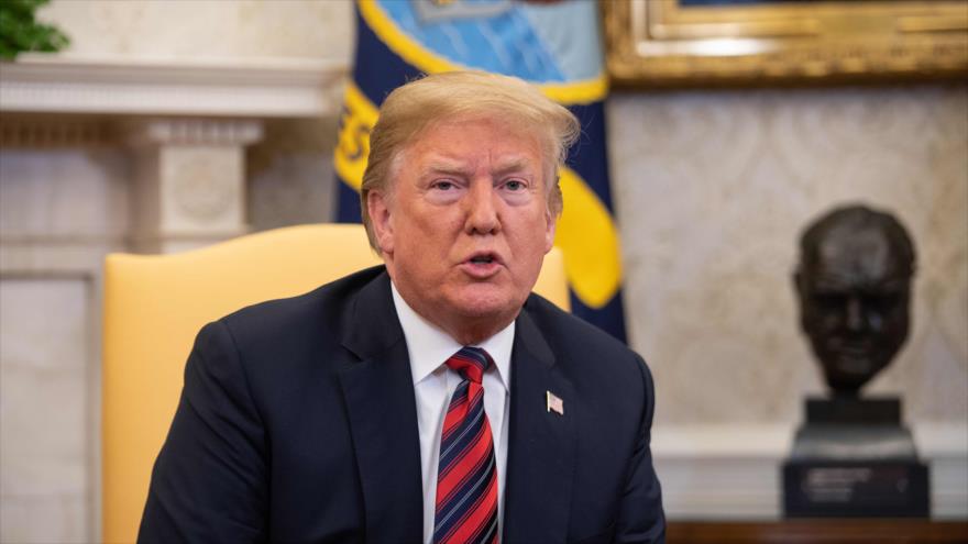 El presidente de EE.UU., Donald Trump, habla con la prensa en el Despacho Oval en la Casa Blanca, en Washington, 26 de mayo de 2018.
