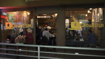 Cafetería Downtism en Teherán ofrece más que una taza de café