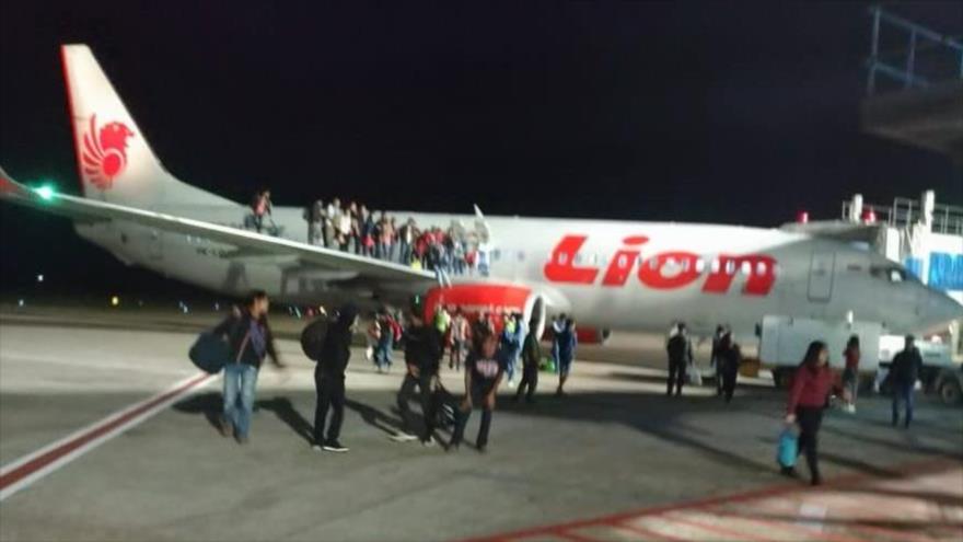 Vídeo: Broma sobre bomba en avión deja 11 heridos en Indonesia 