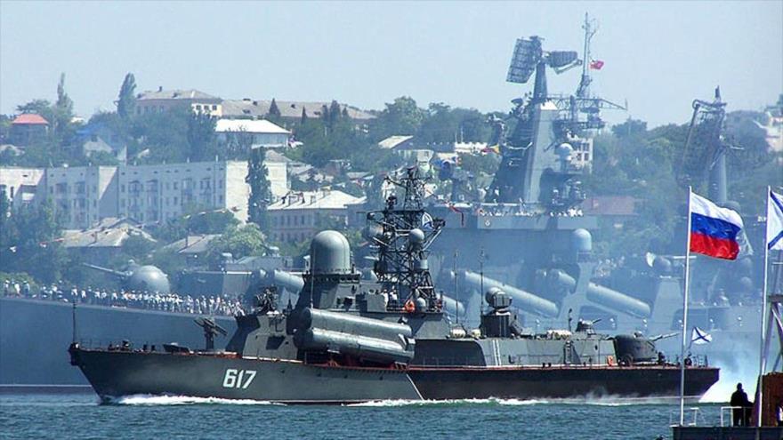 La Flota del Mar Negro de Rusia durante una ceremonia militar.