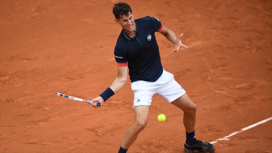 Zverev y Thiem avanzan a los octavos de Roland Garros en Francia