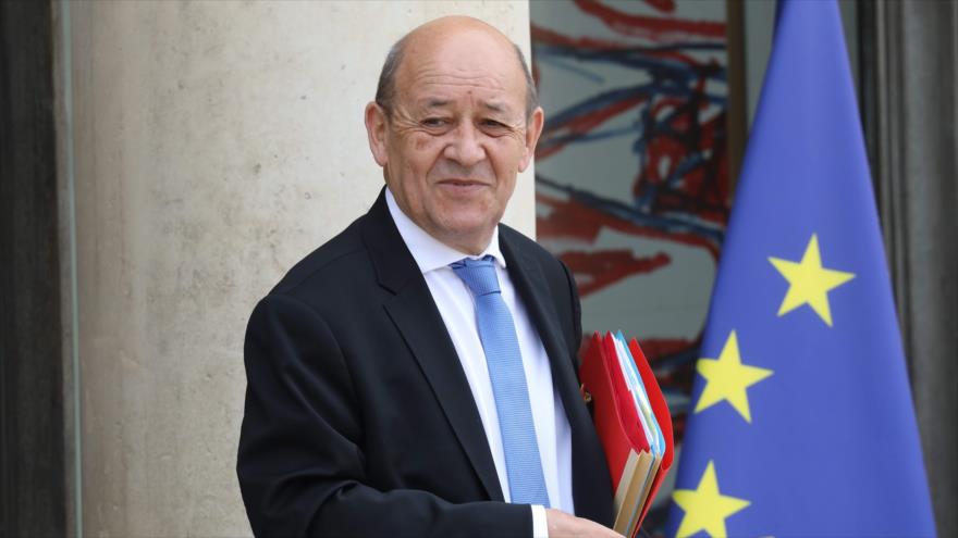 El ministro de Exteriores de Francia, Jean-Yves Le Drian, sale del Palacio del Elíseo en París, 30 de mayo de 2018.