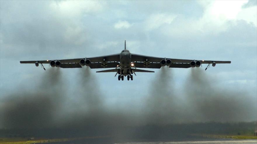 Dos Bombarderos B-52 De EEUU Sobrevuelan Mar De China Meridional | HISPANTV