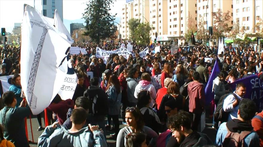 Feministas chilenas siguen en pie de lucha contra el machismo