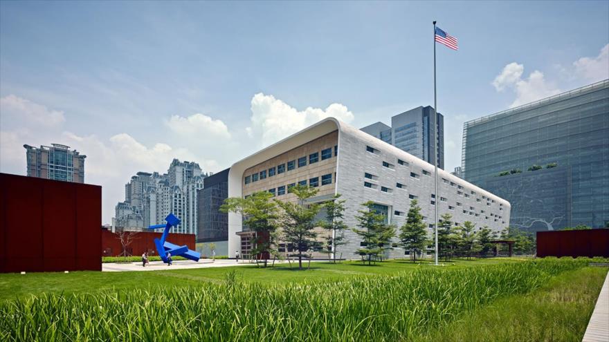 Edificio del consulado de Estados Unidos en la ciudad sureña de Guangzhou en China.