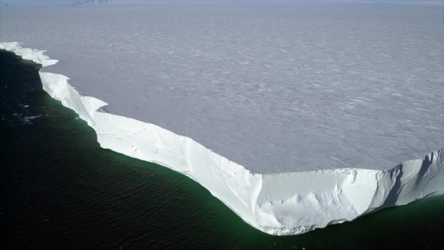 Iceberg B-15 en la Antártida.
